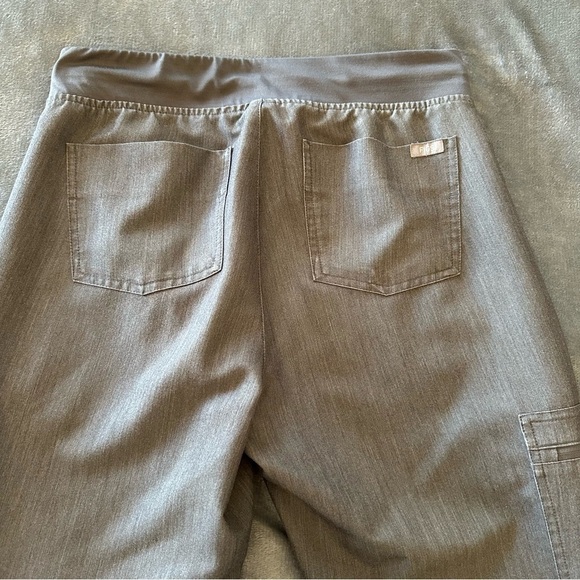 FIGS Zamora Jogger Graphite Scrub Pants PO1670 - Picture 12 of 14